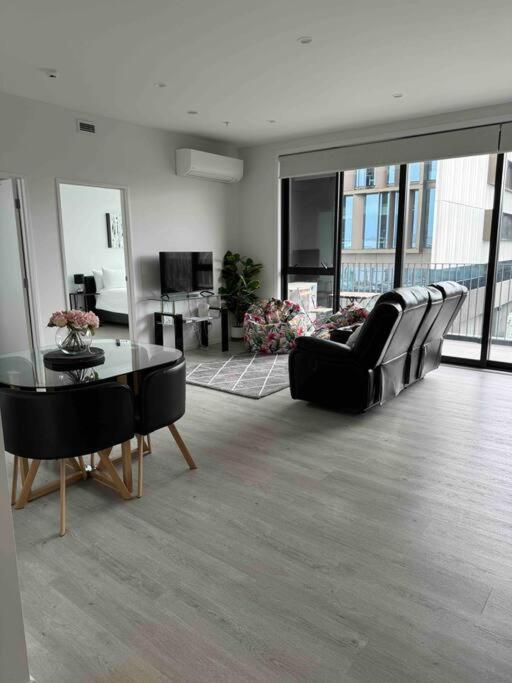 2 Bedrooms Apprtmt Plus Underground Parking In Cbd Christchurch Esterno foto