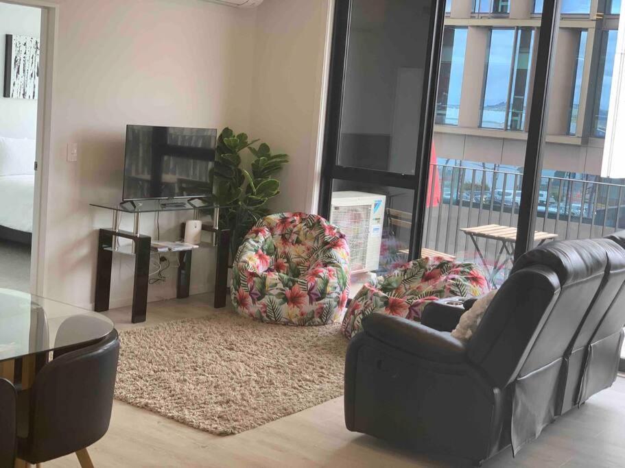 2 Bedrooms Apprtmt Plus Underground Parking In Cbd Christchurch Esterno foto