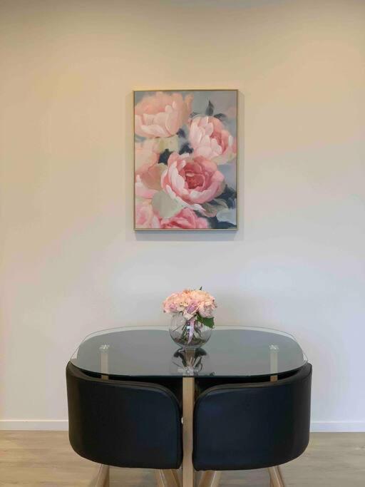2 Bedrooms Apprtmt Plus Underground Parking In Cbd Christchurch Esterno foto