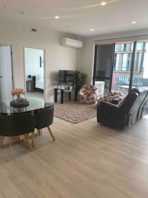 2 Bedrooms Apprtmt Plus Underground Parking In Cbd Christchurch Esterno foto
