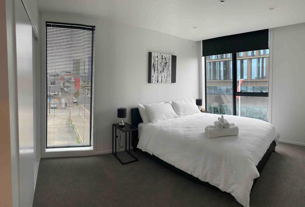 2 Bedrooms Apprtmt Plus Underground Parking In Cbd Christchurch Esterno foto