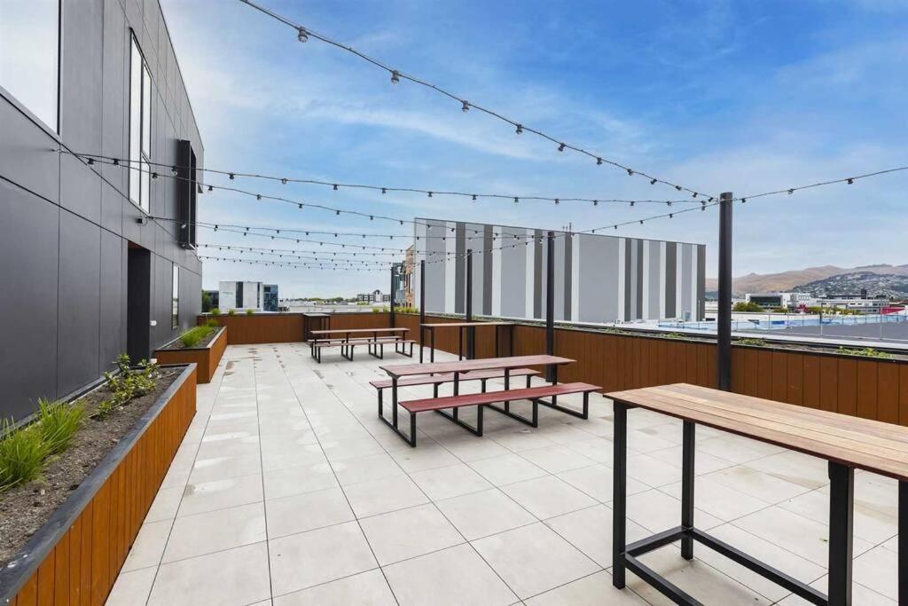 2 Bedrooms Apprtmt Plus Underground Parking In Cbd Christchurch Esterno foto